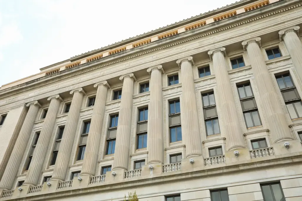 Federal Reserve Cuts Rates by Half a Percentage Point, UAE, and Gulf Central Banks Follow Suit